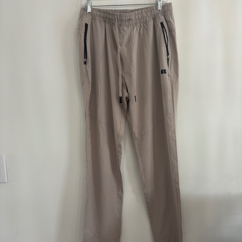 Russell Athletic Men’s Loose-Fit Performance Pants – Tan – Size Large